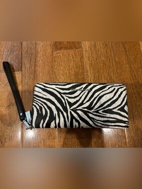 Michael Kors Black and White Zebra Print Zip Wallet Wristlet Jet Set Wallet
